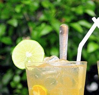 Trà dà / thé vert vietnamien au citrons glaçons 4.-
